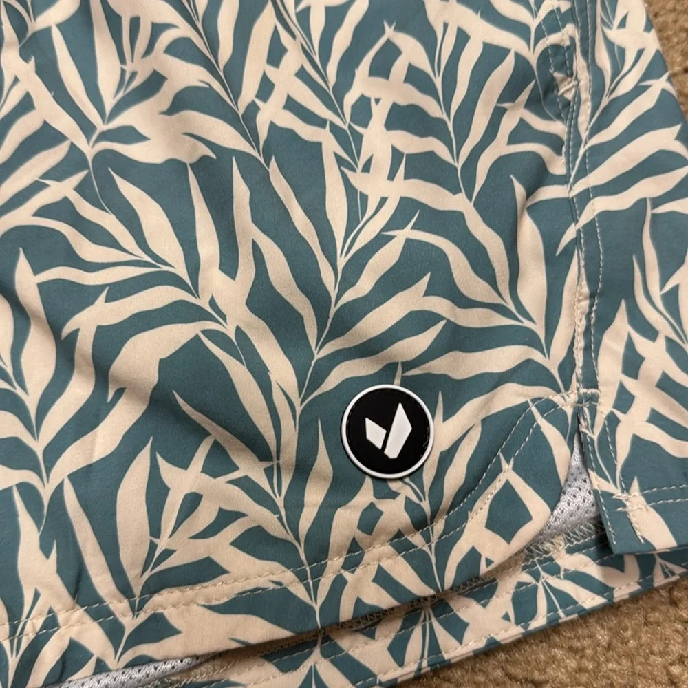 Novel women board shorts. Medium - Picture 2 of 5